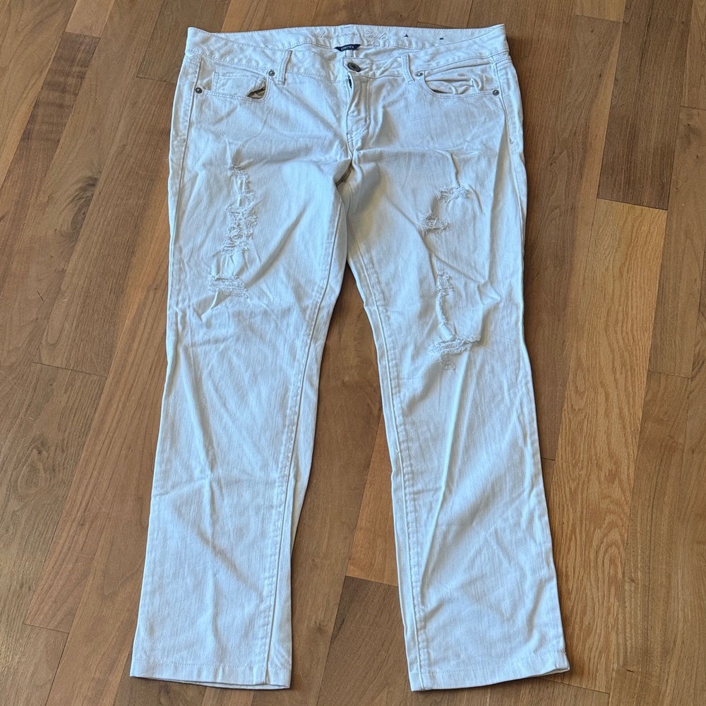 Ultra soft American Eagle Outfitters Cream Straight Leg Jeans